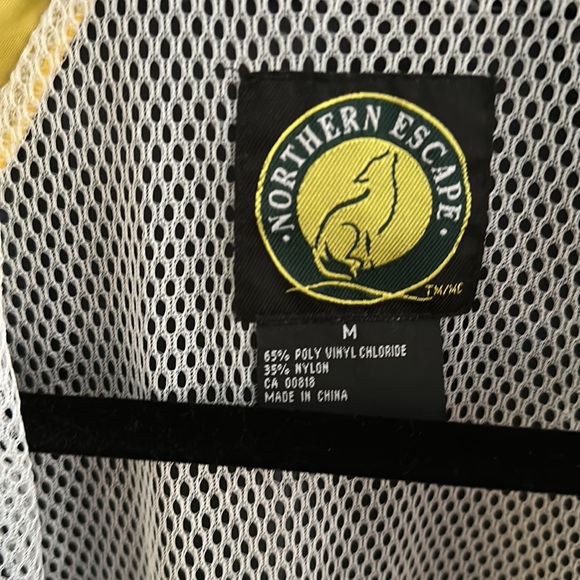 VTG Man’s Northern Escape Rain Coat - Picture 11 of 11